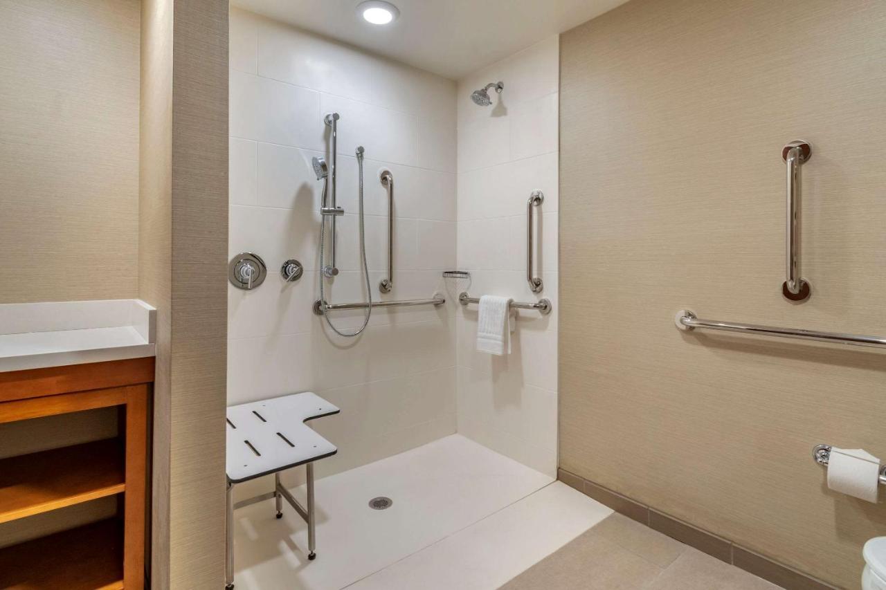 Comfort Suites Camp Hill-Harrisburg West Εξωτερικό φωτογραφία