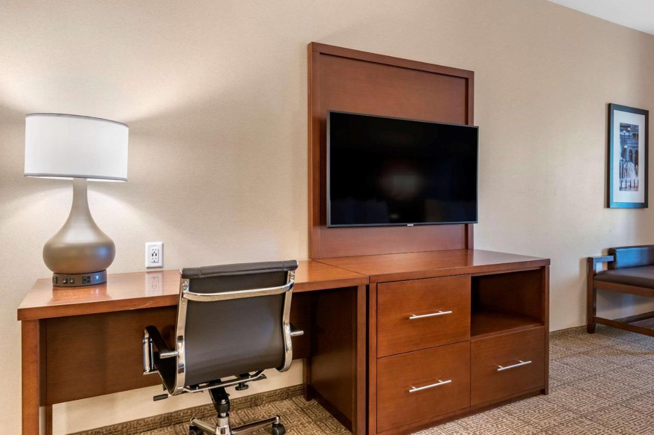 Comfort Suites Camp Hill-Harrisburg West Εξωτερικό φωτογραφία